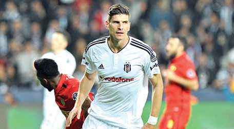 ES ES ALMAN PANZERİNİ DURDURAMADI