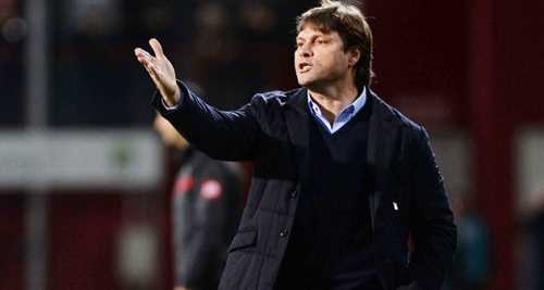 ES ES AYAKTA KALMAK ZORUNDA