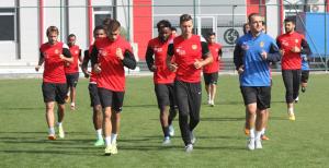 Es Es Bolu ile karşılaşıyor