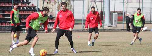 ES ES ÇİFT ÇALIŞTI