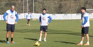 Es Es duran top çalıştı