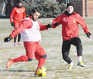 Es Es ESKİde çalıştı