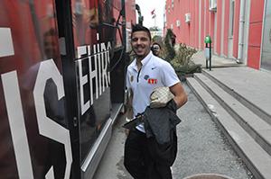 Es Es galibiyet için yola çıktı