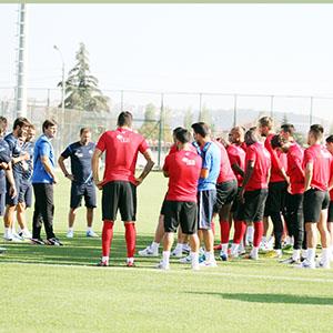 Es Es gözünü Fenere çevirdi 