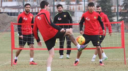 ES ES GÜNÜ İZİNLİ GEÇİRDİ