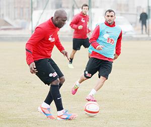 Es Es hazırlılarını sürüyor