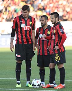 Es Es hedefe kitlendi