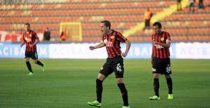 Es Es için yürekten oynuyorum