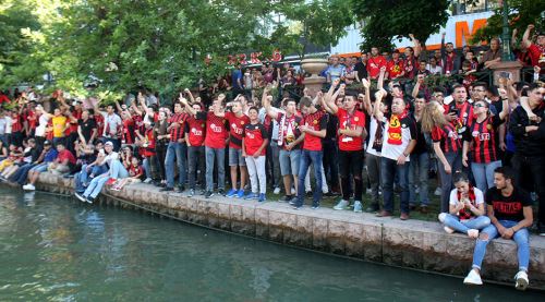 Es Es'in kuruluş yıl dönümü kutlandı