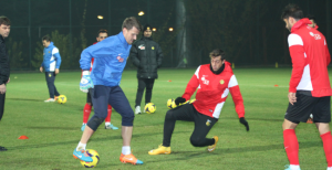 ES ES Taktik çalıştı