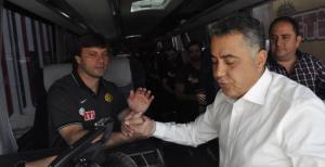 Es Es, Tarsusa gitti