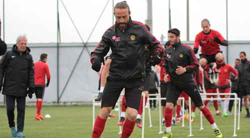 ES ES'te yoğun mesai