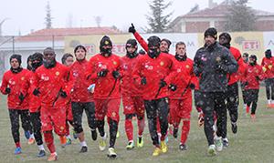 Es Es telafi peşinde