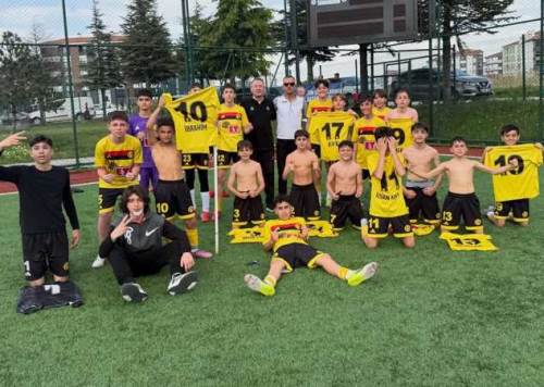 Es Es U13’te zirve takibi sürüyor