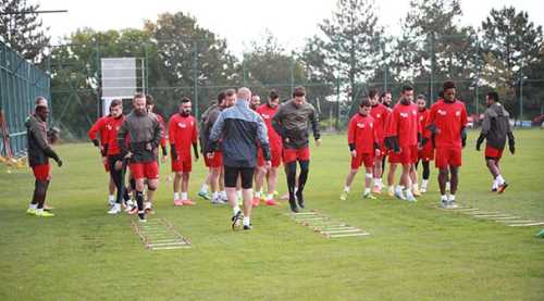 Es Es Ümranyespor'a hazırlanıyor