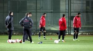 Es Es'in Antalya kampı