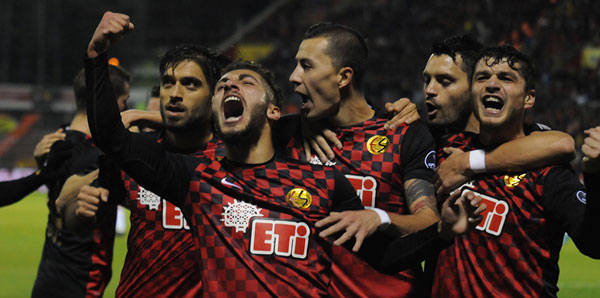 Es Es'in galibiyet sevinci: 3-2