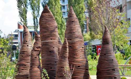 ESERLER ESKİŞEHİR'E RENK KATIYOR