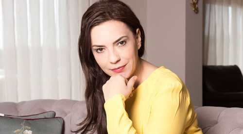 Eşimle bir kadın aracın arka koltuğunda!