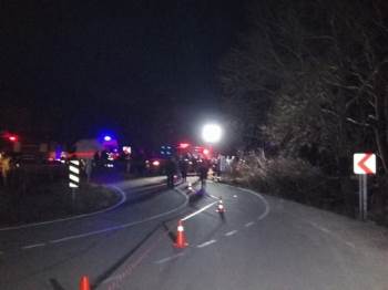 Eşini Ve Babasını Ararken, Kaza Yaptıkları Aracı Buldu
