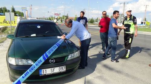 Eşini ve kayınbiraderini av tüfeğiyle yaraladı