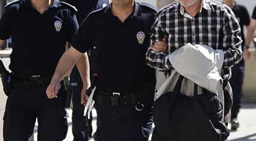 Eski emniyet mensupları hakim karşısında