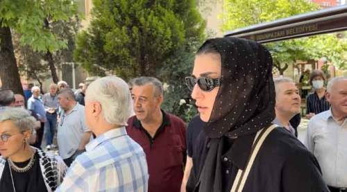 Eski milli voleybolcudan Eskişehir'de babasına acı veda