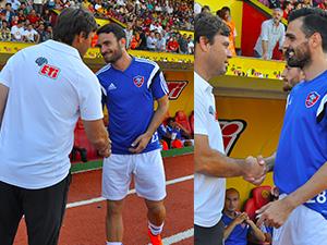 Eski öğrencileri unutmadı