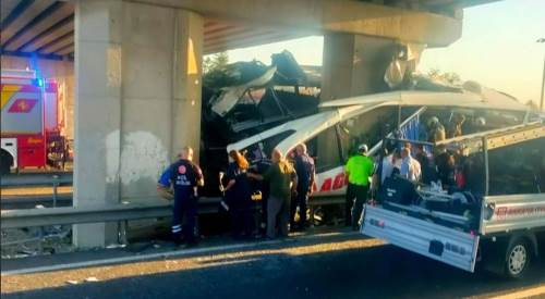 Eskişehir - Ankara yolunca korkunç kaza: Çok sayıda ölü ve yaralı var!