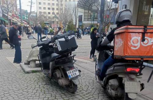 Eskişehir 2 Eylül Caddesi’nde kaldırım işgali