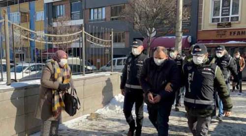 Eskişehir Adliyesi'nde zehir zemberek sözler: Şerefsiz...