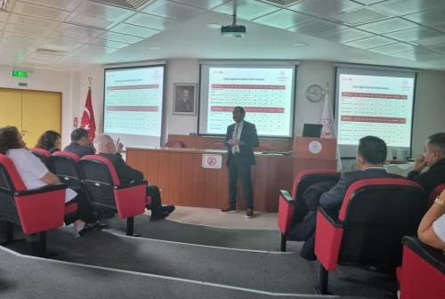 Eskişehir Ağız ve Diş Sağlığı Hastanesi’nde performans değerlendirmesi