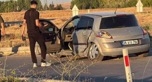 Eskişehir-Alpu yolunda kaza: 3 yaralı