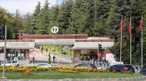 Eskişehir Anadolu Üniversitesi 2024 yılında yine zirvede!