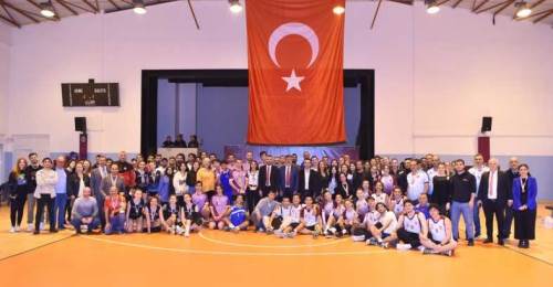 Eskişehir Anadolu Üniversitesi'nde 100. Yıl turnuvası şampiyonları belli oldu