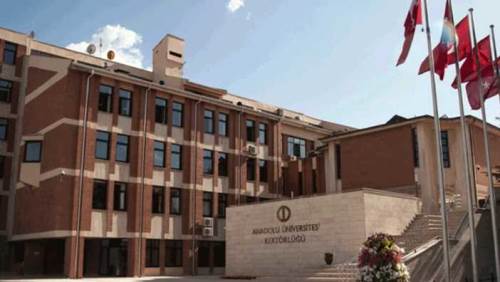 Eskişehir Anadolu Üniversitesi'nden skandal engel!