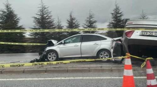 Eskişehir-Ankara yolunda feci kaza: 1 ölü, 1 yaralı