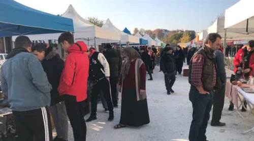 Eskişehir antika pazarı onlarla canlandı