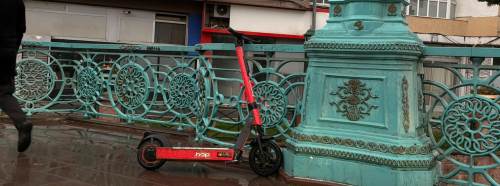 Eskişehir Atatürk Caddesi’nde scooter parkı dikkat çekti