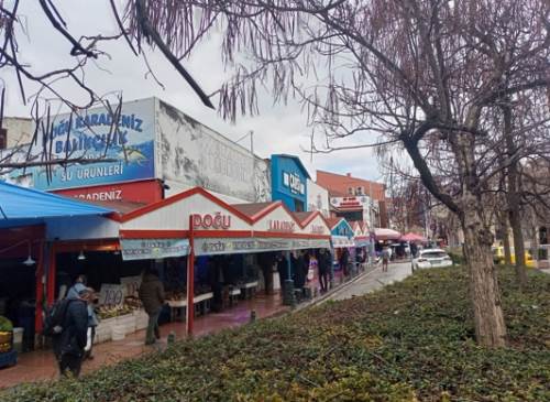 Eskişehir balıkçılar pazarında yoğunluk devam ediyor