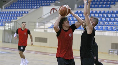 Eskişehir Basket Banvit'e bileniyor