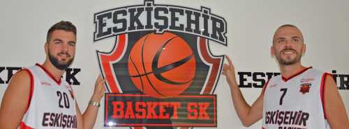 ESKİŞEHİR BASKET’TE İKİ İMZA BİRDEN