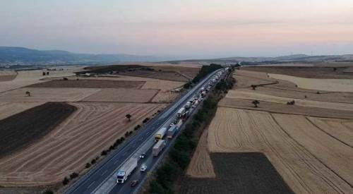 Eskişehir-Bozüyük yolunda trafik çilesi: Metrelerce kuyruk oluştu