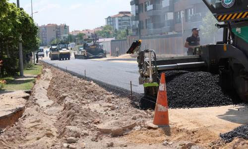 Eskişehir Büyükşehir Belediyesi o mahallede yolları yeniliyor