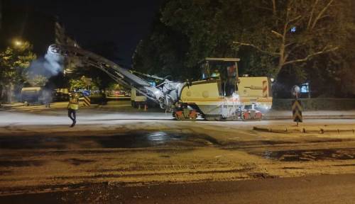 Eskişehir Büyükşehir Belediyesi yolları düzeltiyor