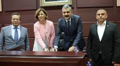 Eskişehir Büyükşehir’de sözleşme sevinci: Maaşlara yüzde 35 zam!