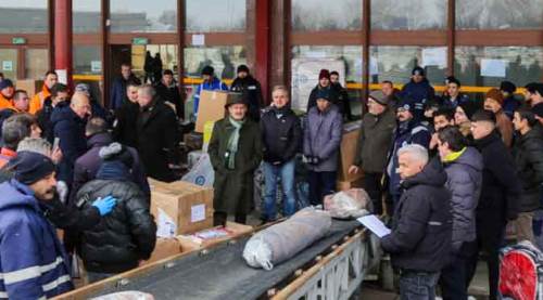 Eskişehir Büyükşehir'den 70 tır insani yardım malzemesi