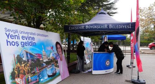 Eskişehir Büyükşehir’den üniversiteli gençlere hoşgeldin desteği