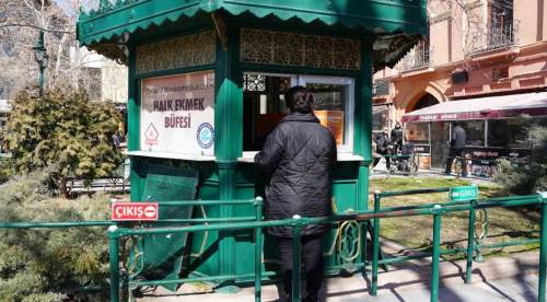 Eskişehir Büyükşehir'den yeni kolaylık: Taşbaşı Çarşısı önünde açıldı!