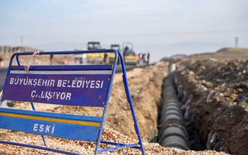 Eskişehir Büyükşehir ekipleri yol çalışmalarına devam ediyor